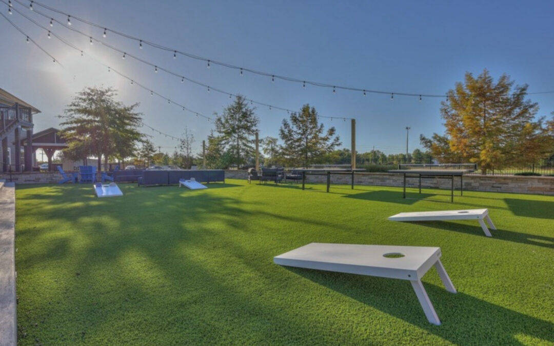 Murfreesboro Student Apartments: Fire Pit Season
